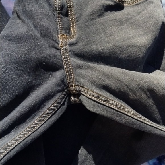 Wrangler Jeans - Picture 13 of 16